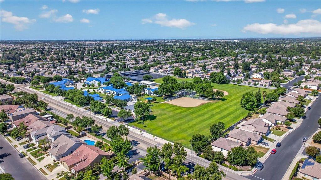 Image 57 of property listing at 2467 Redington Avenue, Clovis, CA 93619