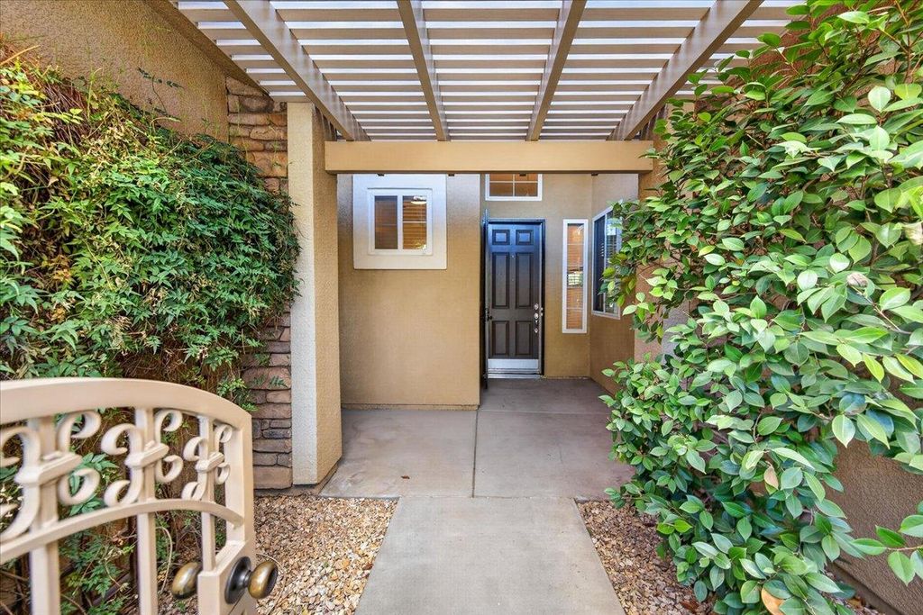 Image 6 of property listing at 2467 Redington Avenue, Clovis, CA 93619