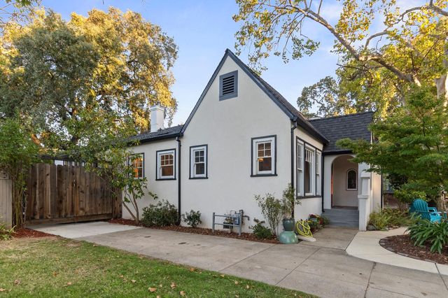 2813 27th St, Sacramento, CA 95818