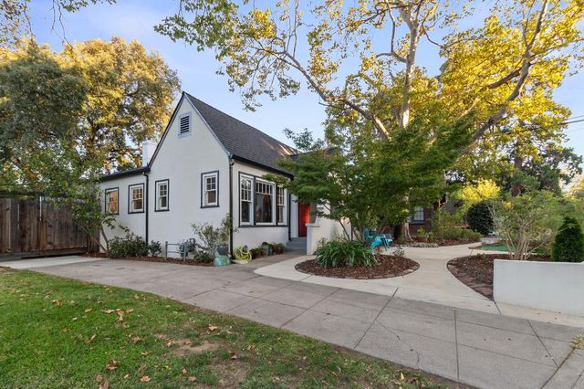 2813 27th St, Sacramento, CA 95818