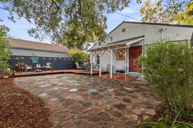 2813 27th St, Sacramento, CA 95818