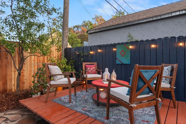 2813 27th St, Sacramento, CA 95818