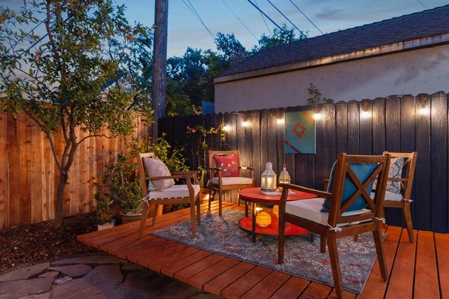 2813 27th St, Sacramento, CA 95818