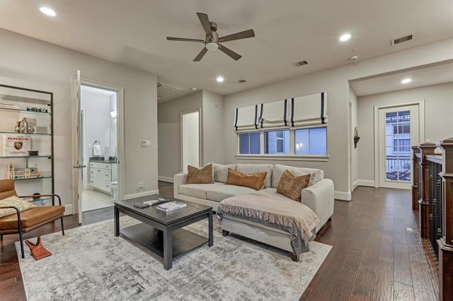 172 Mcgoey Circle, The Woodlands, TX 77384