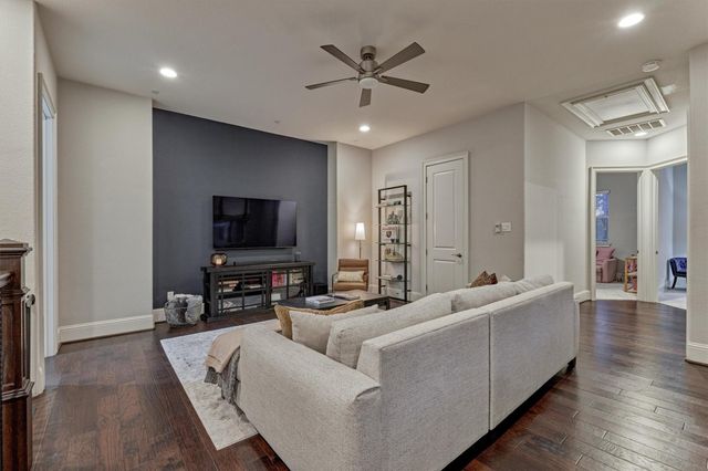 172 Mcgoey Circle, The Woodlands, TX 77384