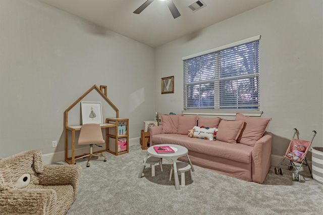 172 Mcgoey Circle, The Woodlands, TX 77384