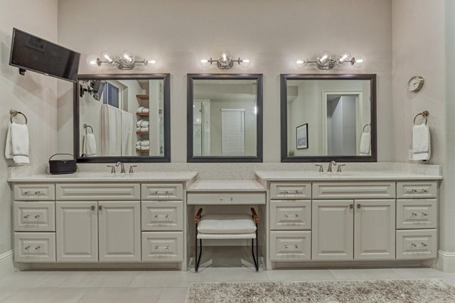 172 Mcgoey Circle, The Woodlands, TX 77384