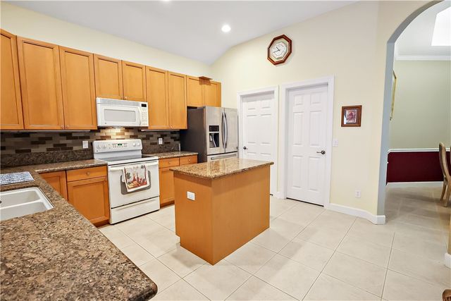 4196 Abington Woods Circle, Vero Beach, FL 32967