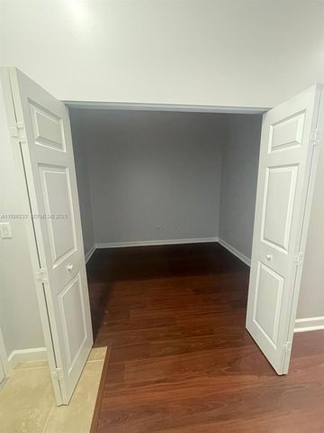 8395 SW 73rd Ave 314, Miami, FL 33143