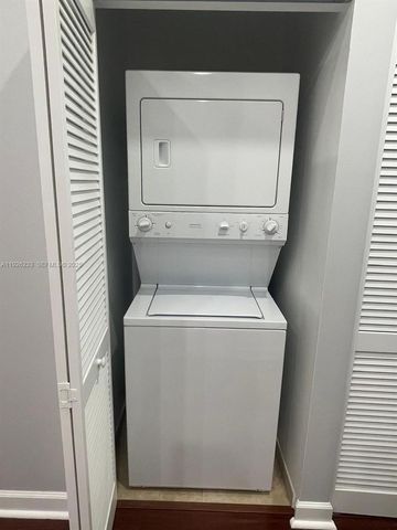 8395 SW 73rd Ave 314, Miami, FL 33143