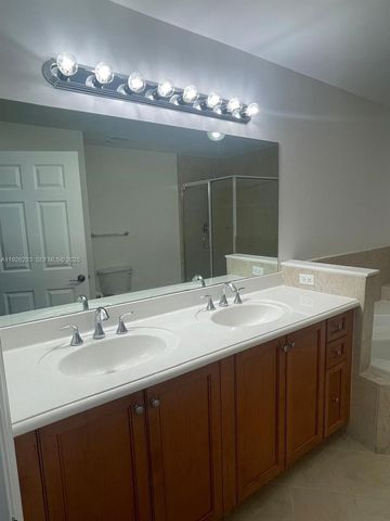 8395 SW 73rd Ave 314, Miami, FL 33143