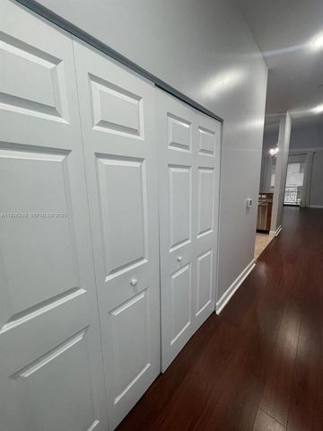 8395 SW 73rd Ave 314, Miami, FL 33143