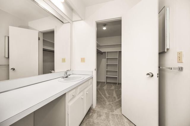 15 Haverhill Court, Ann Arbor, MI 48105