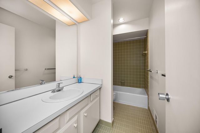 15 Haverhill Court, Ann Arbor, MI 48105