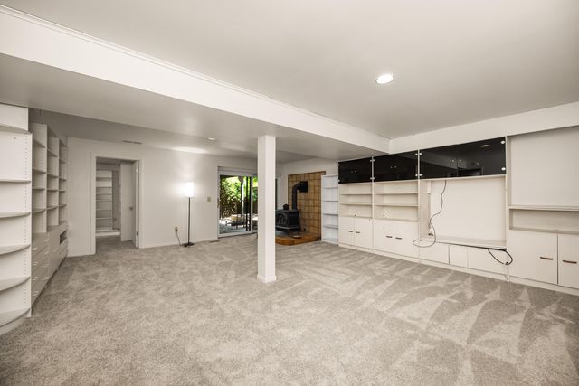 15 Haverhill Court, Ann Arbor, MI 48105