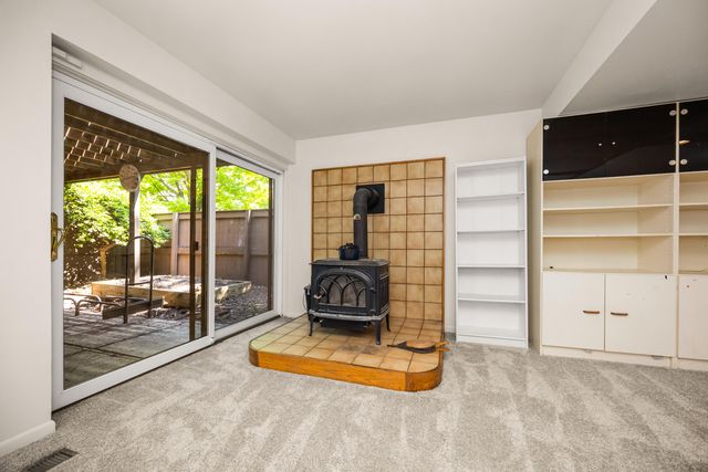 15 Haverhill Court, Ann Arbor, MI 48105