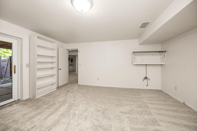 15 Haverhill Court, Ann Arbor, MI 48105