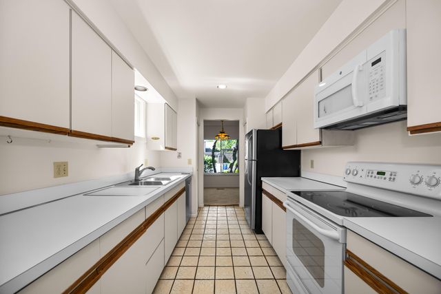 15 Haverhill Court, Ann Arbor, MI 48105