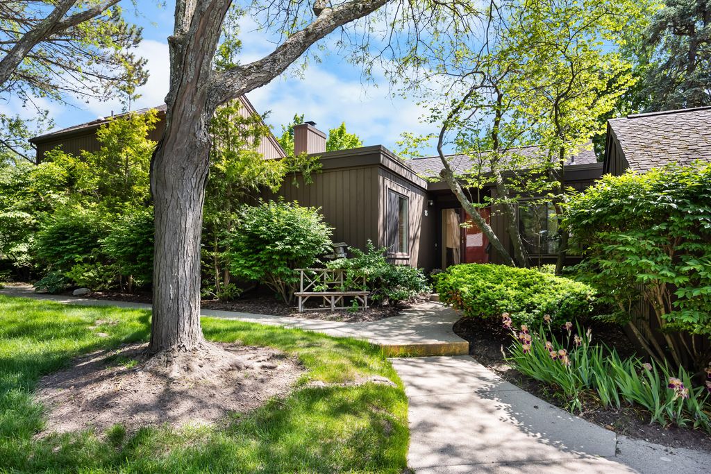 15 Haverhill Court, Ann Arbor, MI 48105