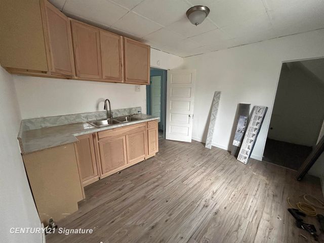 1107 State Street, Saginaw, MI 48602