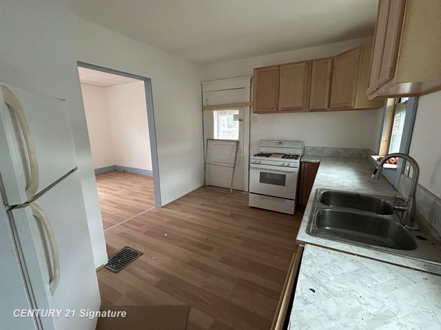1107 State Street, Saginaw, MI 48602