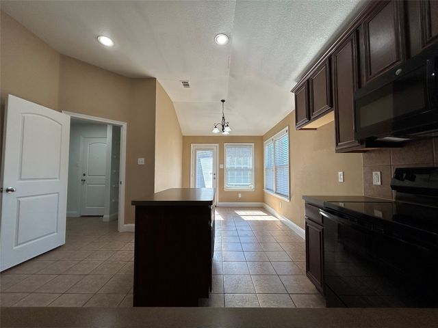 5865 Fir Tree Lane, Fort Worth, TX 76123