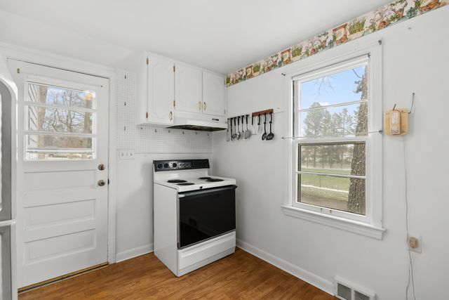 2231 Lakeway Avenue, Kalamazoo, MI 49001