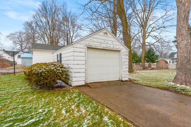 2231 Lakeway Avenue, Kalamazoo, MI 49001