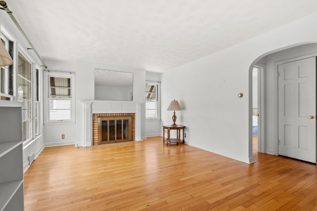 2231 Lakeway Avenue, Kalamazoo, MI 49001