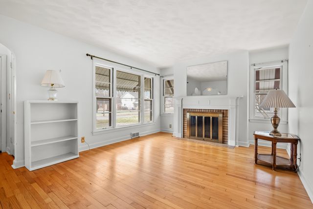 2231 Lakeway Avenue, Kalamazoo, MI 49001