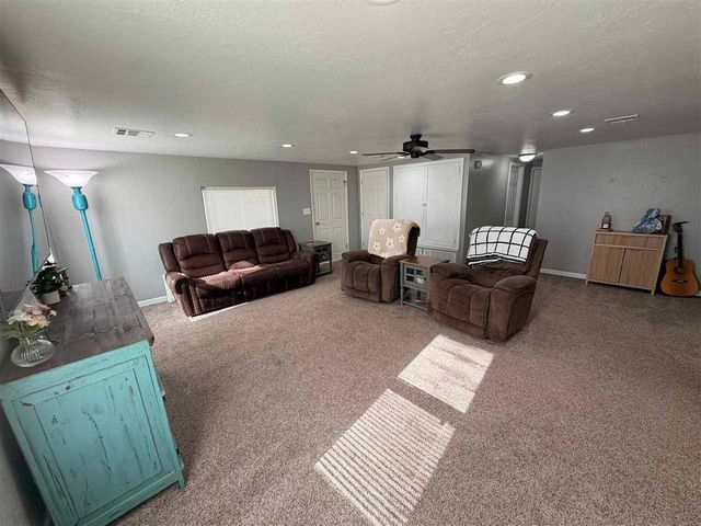 155 Twin Circle Dr, Elgin, OK 73538