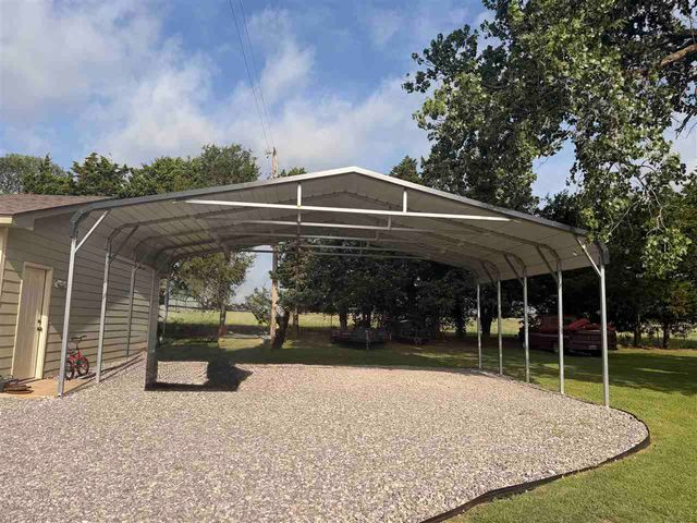 155 Twin Circle Dr, Elgin, OK 73538