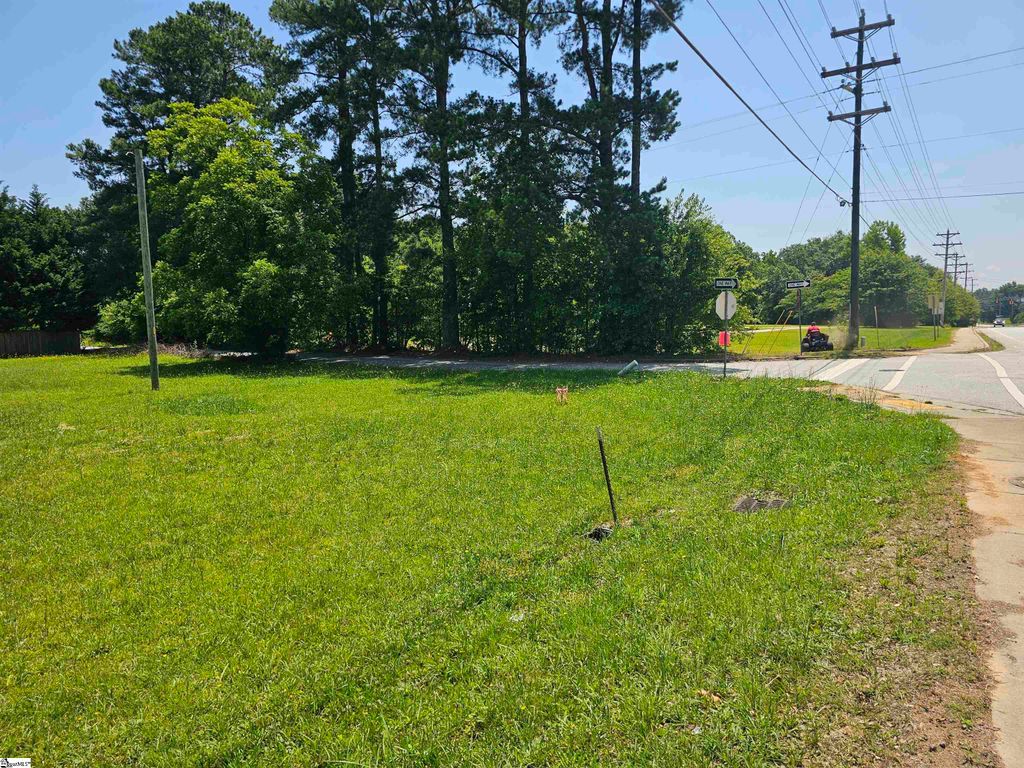 1611 Roper Mountain Road, Greenville, SC 29615