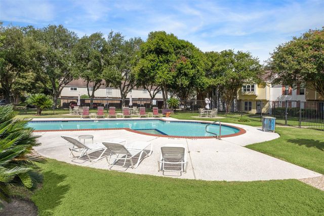 9481 Fondren Road, Houston, TX 77074