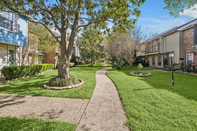 9481 Fondren Road, Houston, TX 77074