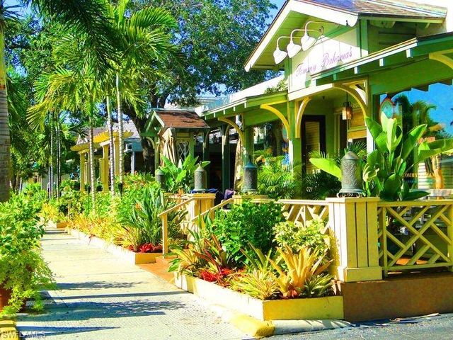 950 7th AVE S # 23, Naples, FL 34102