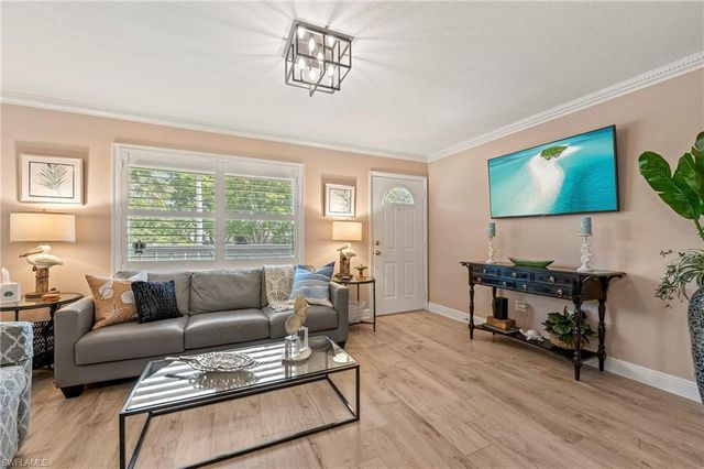 950 7th AVE S # 23, Naples, FL 34102