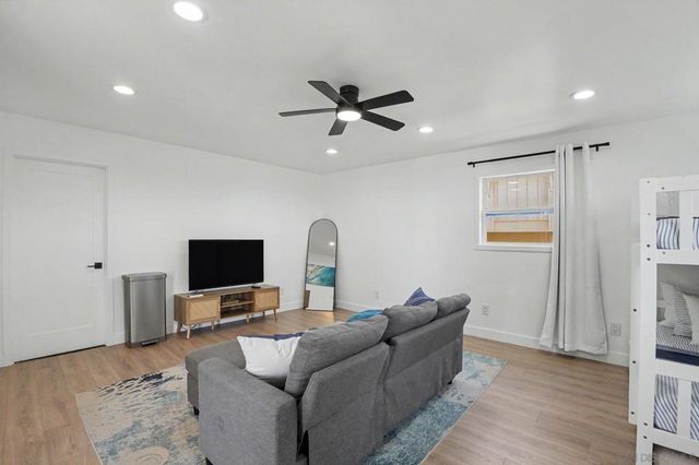 4637 Del Mar, San Diego, CA 92107