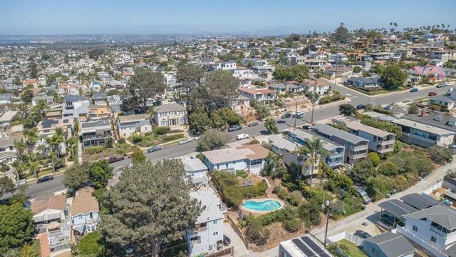 4637 Del Mar, San Diego, CA 92107