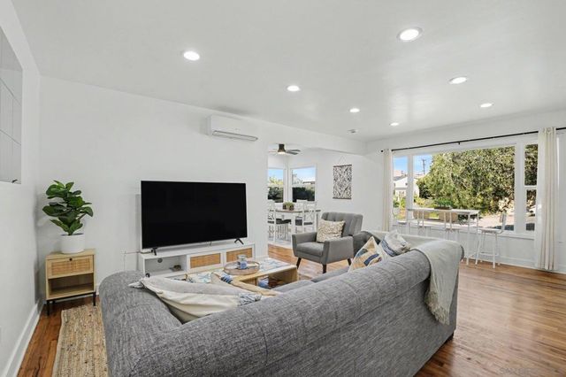 4637 Del Mar, San Diego, CA 92107
