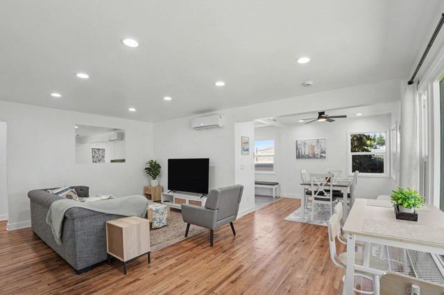 4637 Del Mar, San Diego, CA 92107