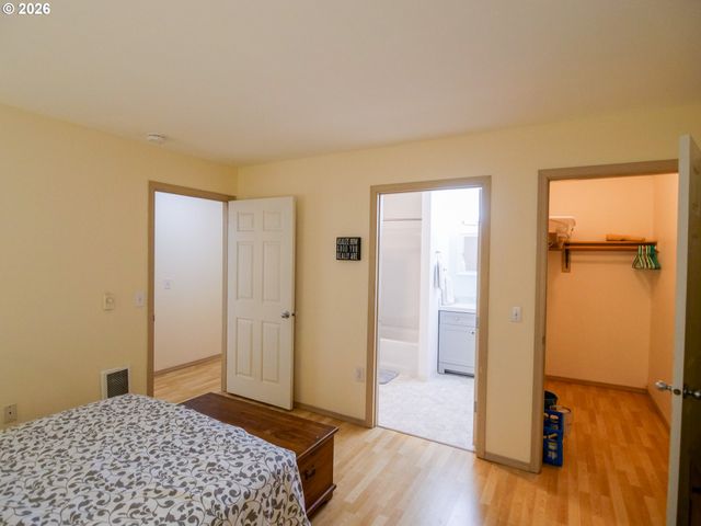 5142 Sw MULTNOMAH Blvd A, Portland, OR 97219