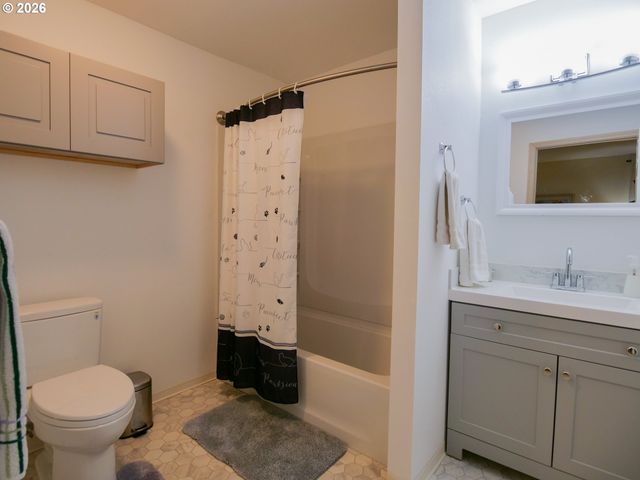 5142 Sw MULTNOMAH Blvd A, Portland, OR 97219