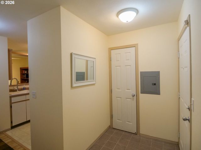 5142 Sw MULTNOMAH Blvd A, Portland, OR 97219