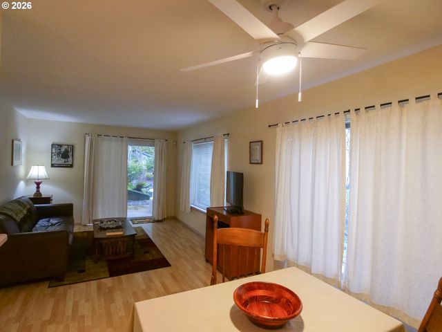 5142 Sw MULTNOMAH Blvd A, Portland, OR 97219