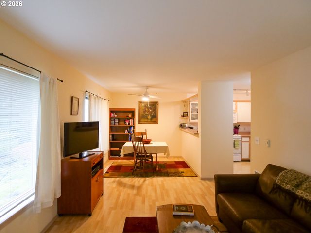 5142 Sw MULTNOMAH Blvd A, Portland, OR 97219