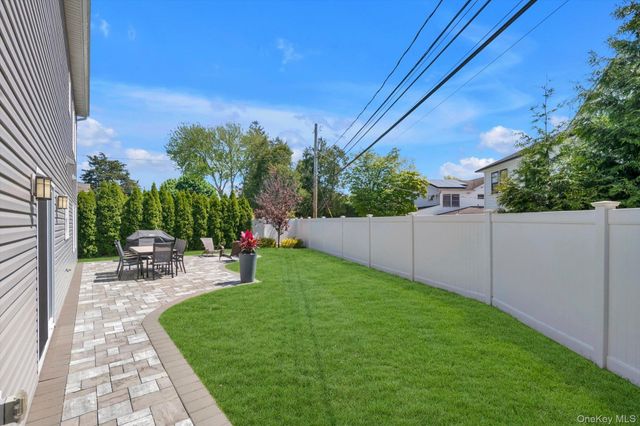41 Patience Lane, Westbury, NY 11590