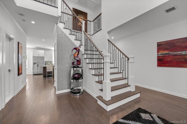 41 Patience Lane, Westbury, NY 11590