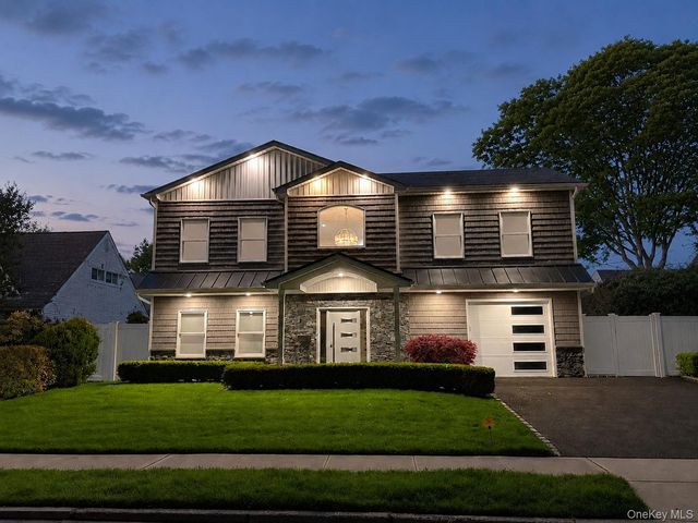 41 Patience Lane, Westbury, NY 11590