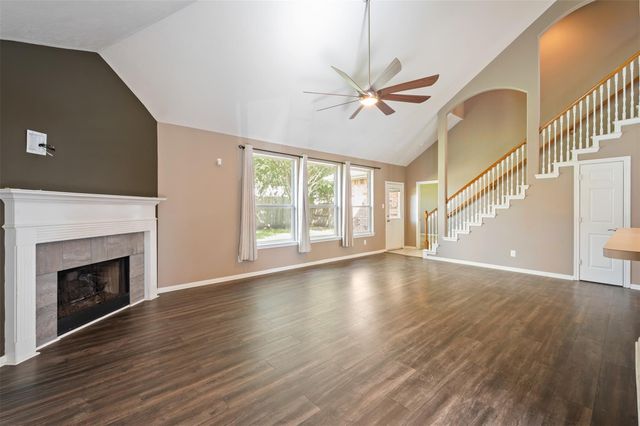 406 Stockbridge Lane, Dickinson, TX 77539